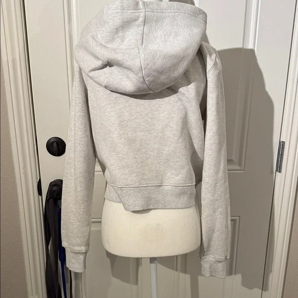 ARITZIA TNA Hooded Zip-Up Sweatshirt - Picture 5 of 8